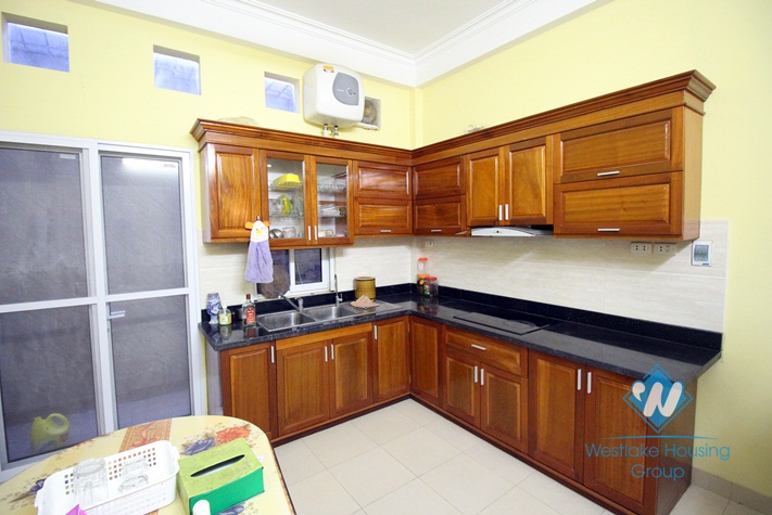 Cheap house for rent in Hoang Hoa Tham, Ba Dinh district, Ha Noi